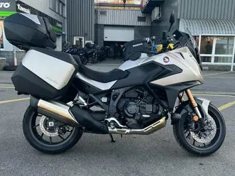 honda nt 1100 šedá