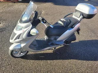 kymco grand dink 125 ---> hand 22000 km