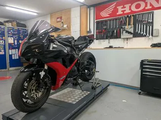 cbr 1000 sc57 rennstrecke