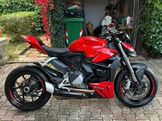ducati streetfighter v2 - 2022
