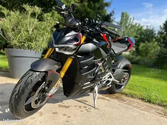 ducati streetfighter v4s - 2021