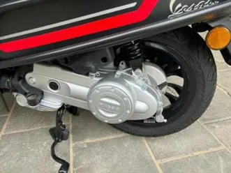 vespa sprint - zo goed als nieuw! — scooters | vespa — marktplaats