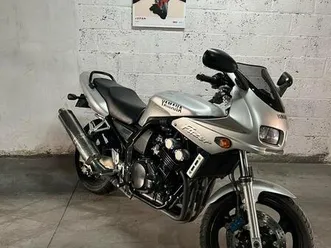 ② yamaha fzs 600 fazer