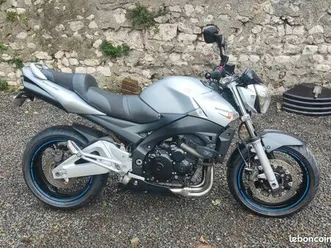 suzuki gsr 600