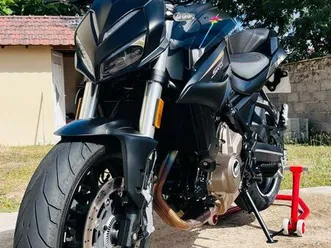 qj motor srk 700 2024 – 3.400 km – état impeccable + ligne inox