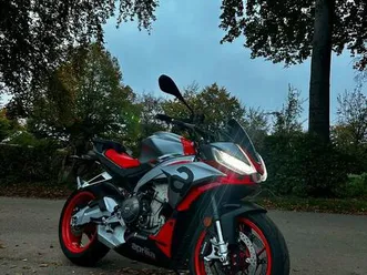 aprilia tuono 660