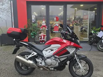 honda vfr800x crossrunner v4, odlicno stanje, zamjene, 2011 god.