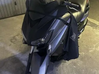 yamaha x-max 250 black grigio