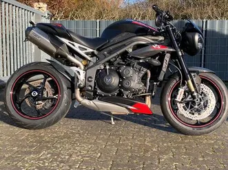 triumph speed triple 1050 rs im top-zustand