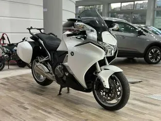 honda vfr 1200 dct abs bianco