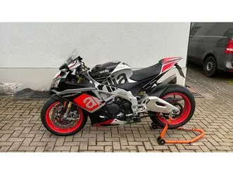 aprilia rsv4 1100 rf tuono