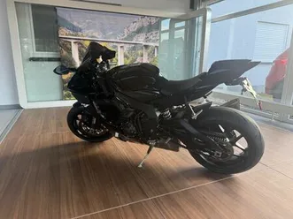 yamaha r1 rn65 akrapovic wroclaw fabryczna