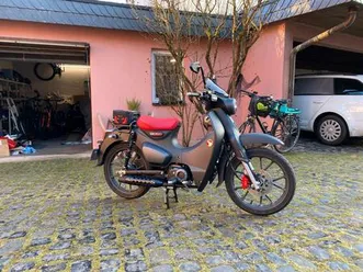 honda super cub 125 / viel umgebaut