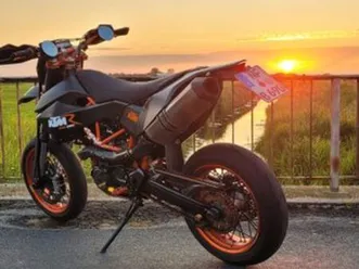 ktm smc r 690 mit viel carbon und frischen tüv