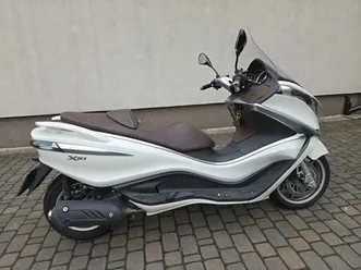 skuter piaggio x10 reguly