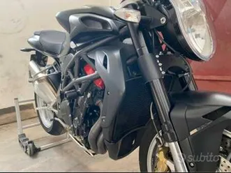 mv-agusta-brutale-1090-r-2014-km-5808-pari-a-nuovo