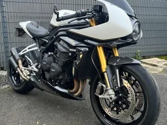 triumph speed triple 1200 rr