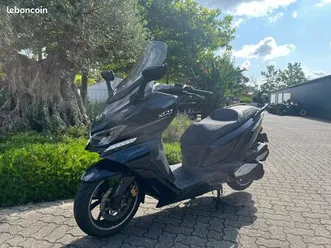 vends scooter daelim xq1 125 cm 2020