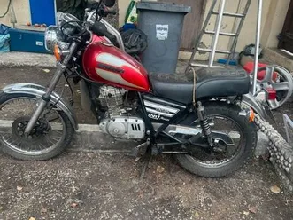 à vendre moto suzuki 125 gn ¹000euro