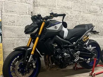 yamaha mt-09 sp – akrapovic carbone