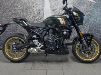 suzuki gsx-8tt 800 cm3