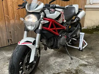 ducati monster 796 a2
