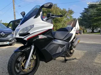 aprilia srv 850