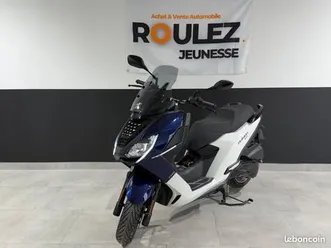 peugeot autre pulsion rs 125 cc/ faible kilométrage / phares led / coffre double casque