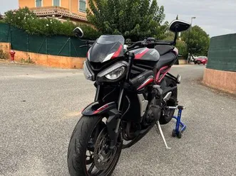street triple r