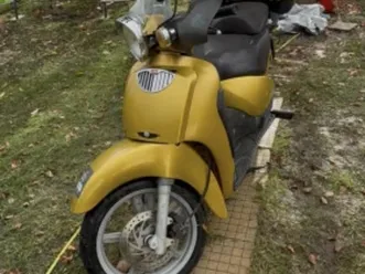 aprilia scarabeo 200