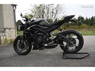 triumph street triple rs