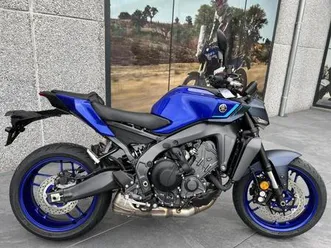 ② yamaha mt-09 y-amt