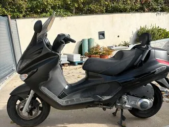 a vendre piaggio x-evo 125