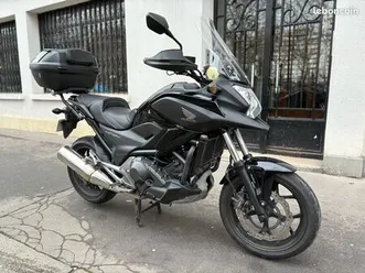 nc750x nc 750 x dct en tres bon état révisé garanti