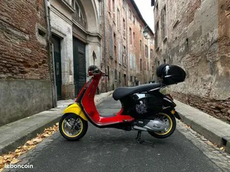 vespa primavera 125 édition mickey