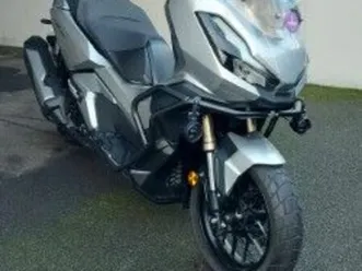 scooter honda 350 adv avec crash-bar