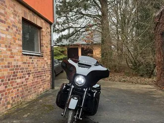 harley-davidson street glide