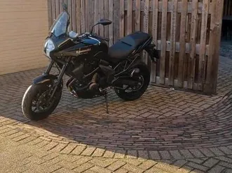 ② kawasaki versys 650 cc noir