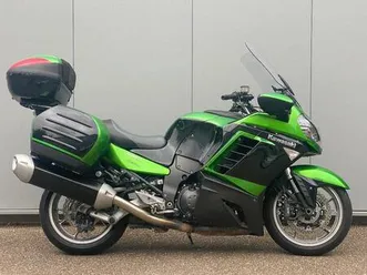 ② kawasaki gtr 1400 à partir du 1er propriétaire / 76800 km