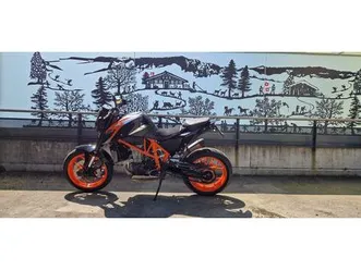 ktm duke 690 r mit wenig kilometer