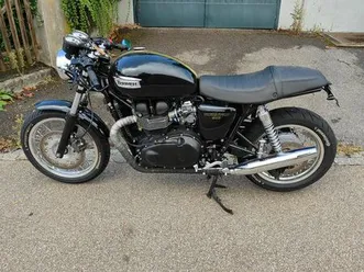 triumph thruxton 900