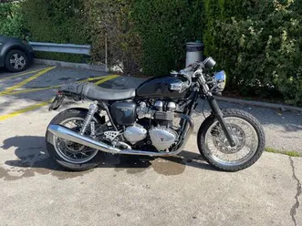 triumph thruxton 900