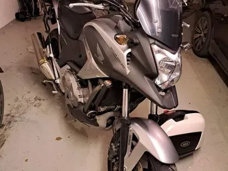 honda nc700 xa mit reisekoffer-set