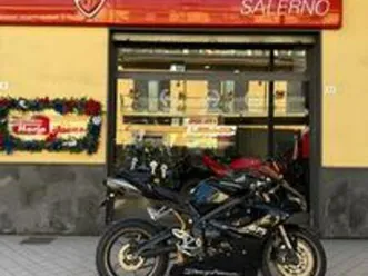 triumph daytona 675 nera 2010