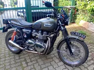 triumph bonneville - 2008