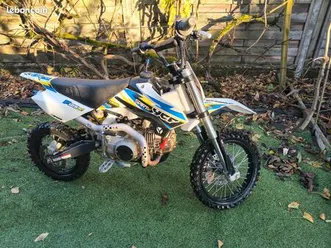 moto 125 ycf start très peu servi