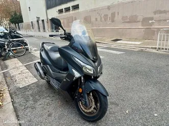 scooter 125 cc avec contrôle technique