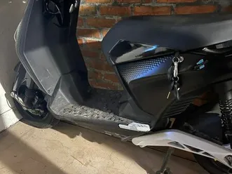 scooter électrique piaggio one