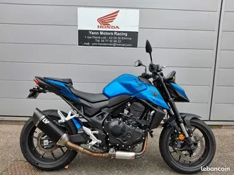 honda hornet 750 bleu 2025 / 1er main / 3 102 kms / garantie honda 2030 / permis a2
