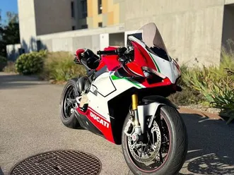 ducati panigale v4s